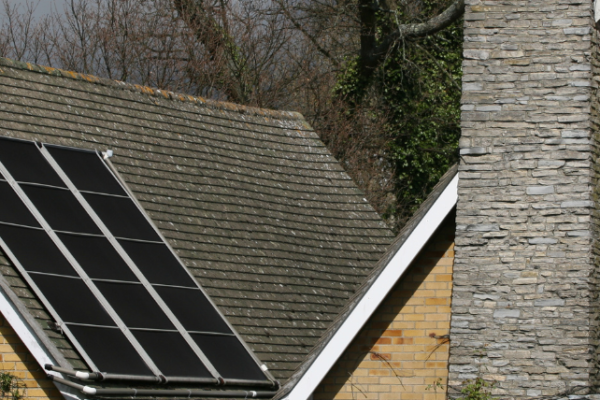 close-up-of-solar-water-heating-system-with-sunlight-reflecting-on-panels-in-port-elizabeth