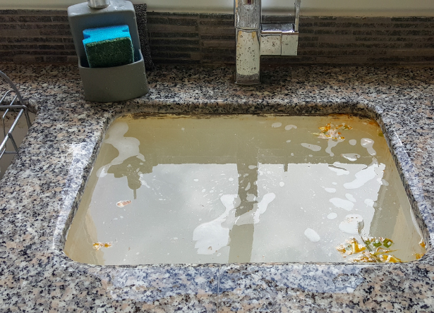rob-millar-plumbers-using-hydro-jetting-to-perform-professional-drain-cleaning-and-unblock-drain
