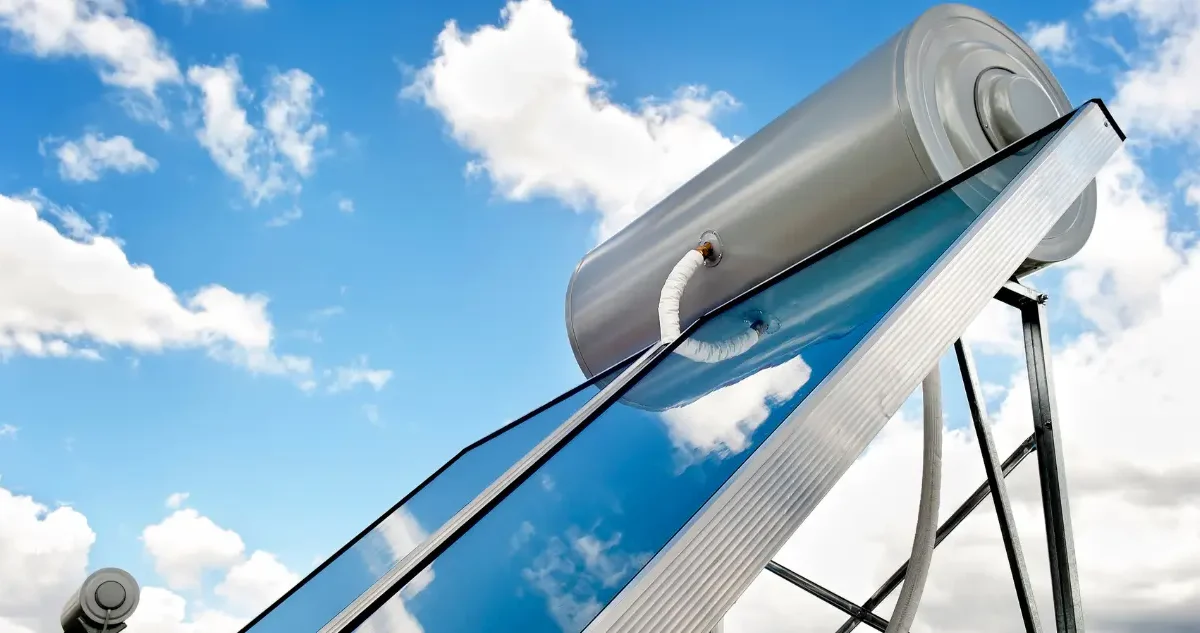 solar-geyser-installation-port-elizabeth-energy-efficient-rob-millar-plumbers solar-geyser-mounted-on-roof-for-energy-efficient-hot-water-supply-in-port-elizabeth