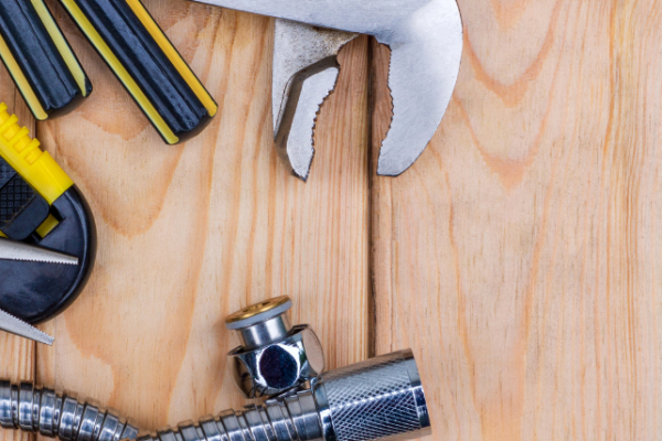 licensed-plumber-certificate-rob-millar-plumbers qualified-plumber-performing-a-compliance-check-on-a-residential-property-in-port-elizabeth
